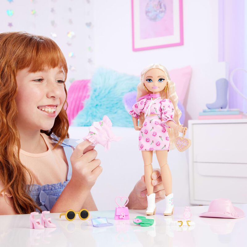 Mu&ntilde;eca De Moda Barbie Dream Besties Festival Co... image number null