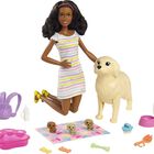 Mu&ntilde;eca Barbie De Juguete Y Mascotas Con Mu&ntilde;eca Morena, Mam&aacute; Perra Y 3 Cachorros