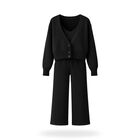 Conjunto tejido de tres piezas.