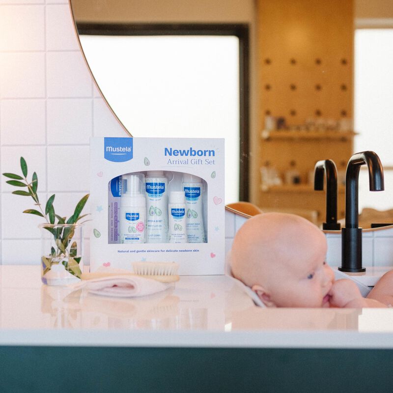 Set De Regalo Mustela Newborn Arrival, 5 Art&iacute;cu... image number null