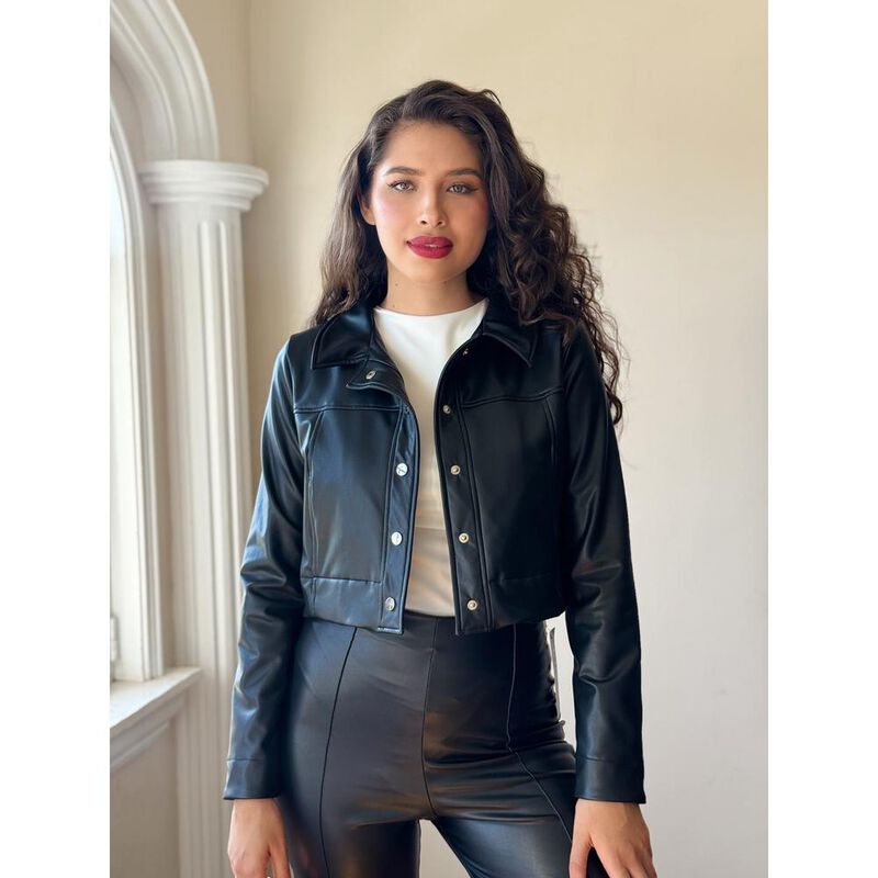 Chaqueta corta de vinipiel image number null