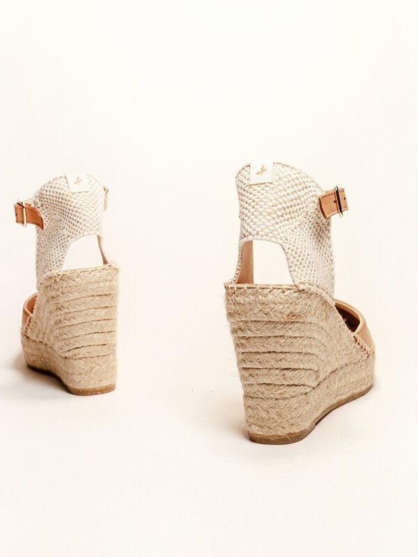 Alpargata de Cu&ntilde;a Alta Marga en Napa Marr&oacute;n Cla... image number null