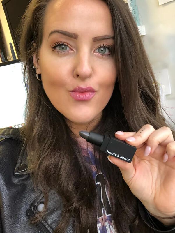 Labial The Beauty Spy Rosa Negra Duo + L&aacute;piz image number null