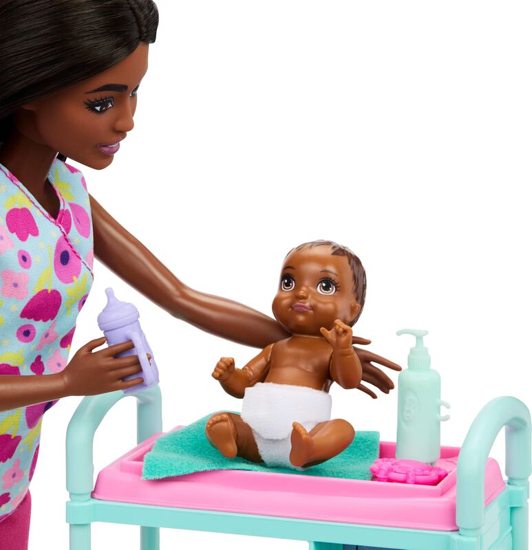 Mu&ntilde;eca Barbie Careers Baby Doctor Con 2 Pacient... image number null
