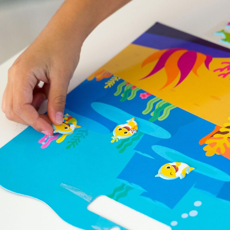 Sticker Play Set Baby Shark 100 Pegatinas Hinch... image number null