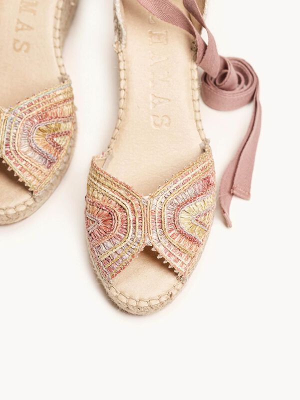 Lirio Cu&ntilde;a Media Rafia Rosa Claro image number null