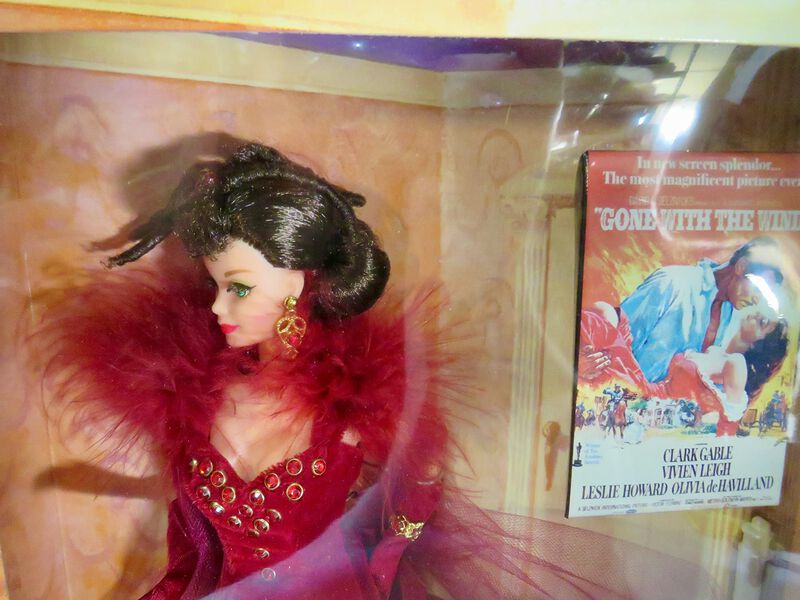 Mu&ntilde;eca Barbie Tesoros Atemporales Leyendas De H... image number null