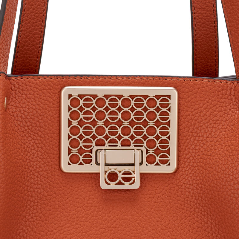 Bolsa Satchel Grande Con Herraje Color Naranja image number null