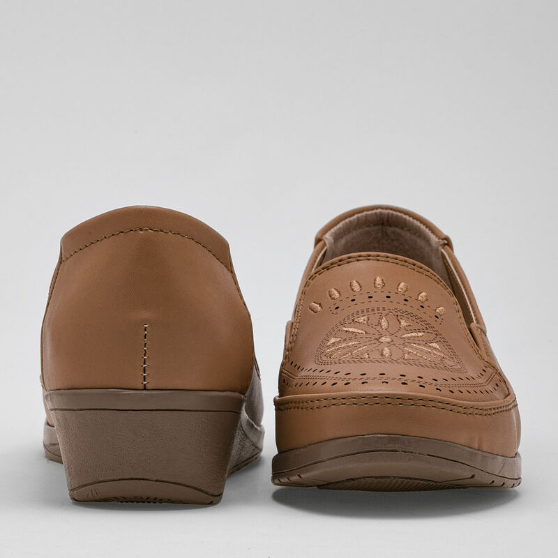 Rumores Zapato de horma c&oacute;moda para mujer camel image number null