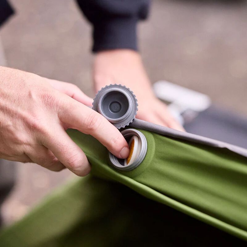 Bajo Sleeping Pad Doble Autoinflable Para Campi... image number null