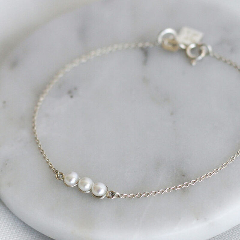 Pulsera Sereno de plata .925 con perlas cultiva... image number null
