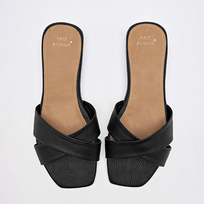 First Avenue sandalia piso para mujer negro cod... image number null