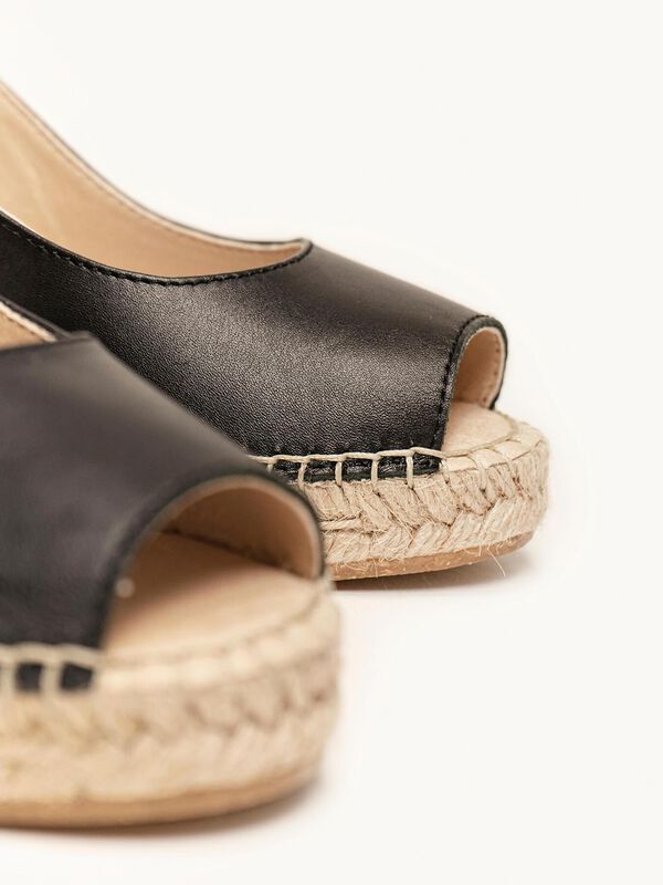 Clavel Cu&ntilde;a Media Napa Negro image number null