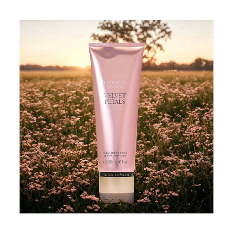 Victoria's Secret Velvet Petals Body Lotion 236... image number null
