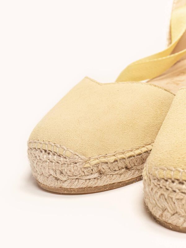 Romero Cu&ntilde;a Baja Ante Amarillo image number null