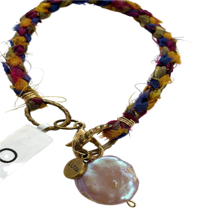 Pulsera Tejida Con Tela Y Dije Plano De Pirita ... image number null