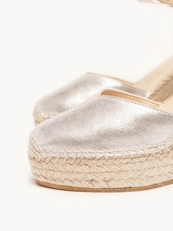 Jara Cu&ntilde;a Alta de Ante Metalizado Plata image number null