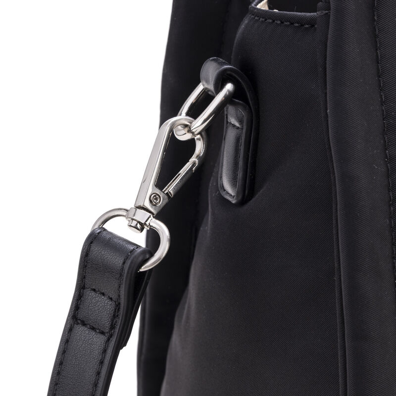 Bolsa Tote Mediana Acolchonada Color Negro image number null