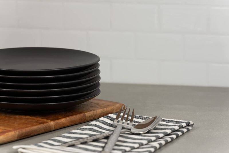 Plato De Ensalada 10 Strawberry Street Negro 21... image number null