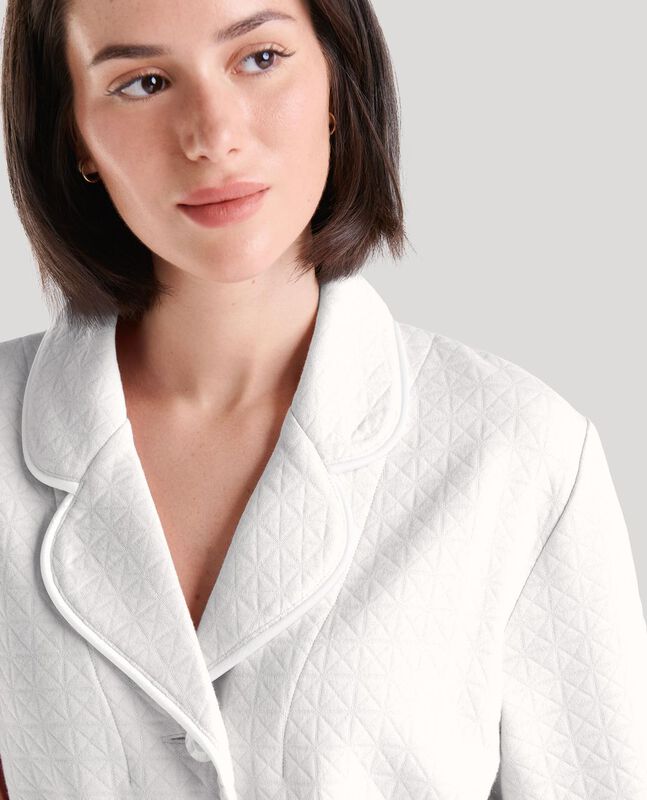 Bata Abotonada con Vivo Marfil image number null