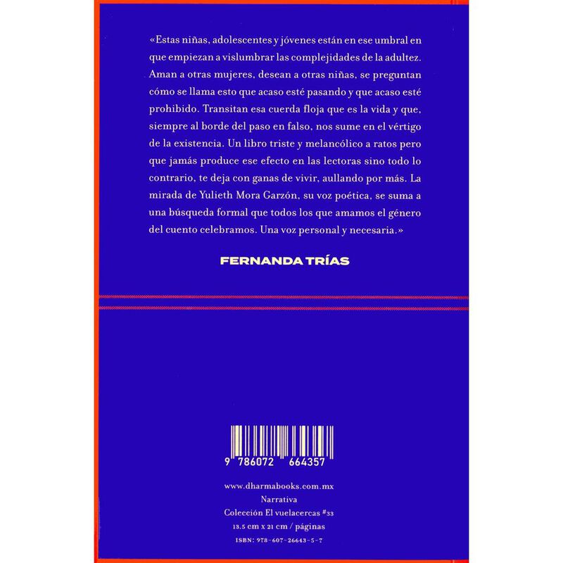 Mujeres que caminan junto a una cuerda image number null