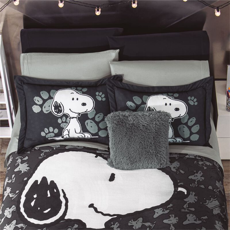 COBERTOR ULTRASUAVE SNOOPY BLACK MAT image number null
