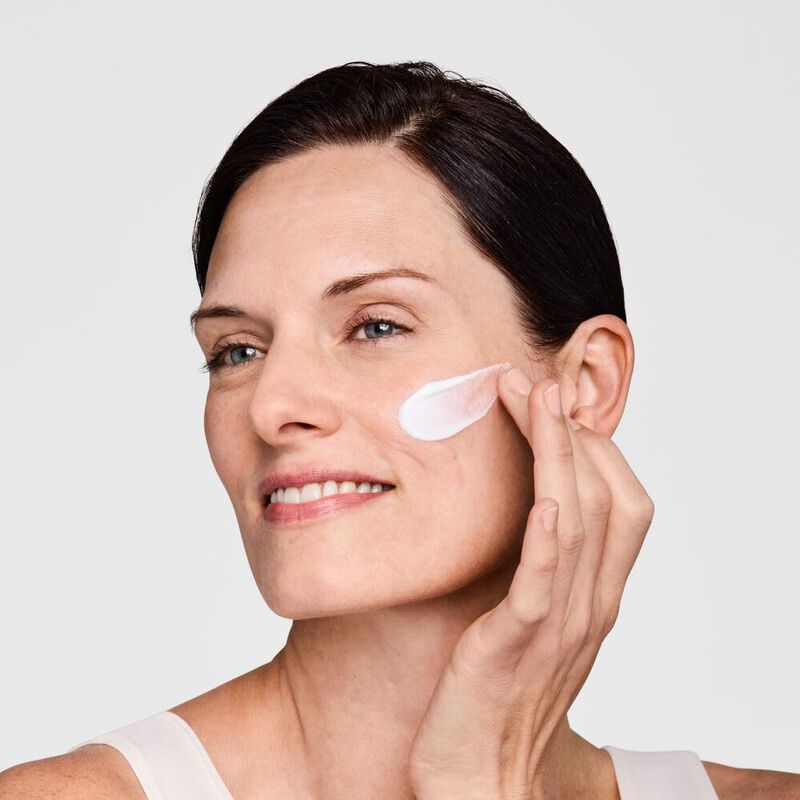 Crema Hidratante Est&eacute;e Lauder Daywear Multiprot... image number null
