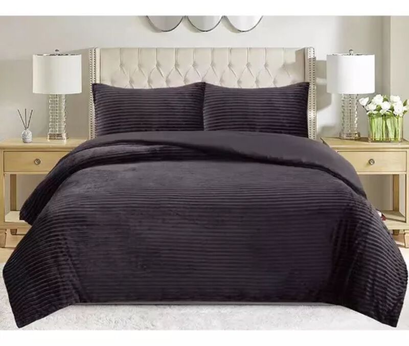 Edredon Doble Vista Flannel Jaquard y Liso tama... image number null