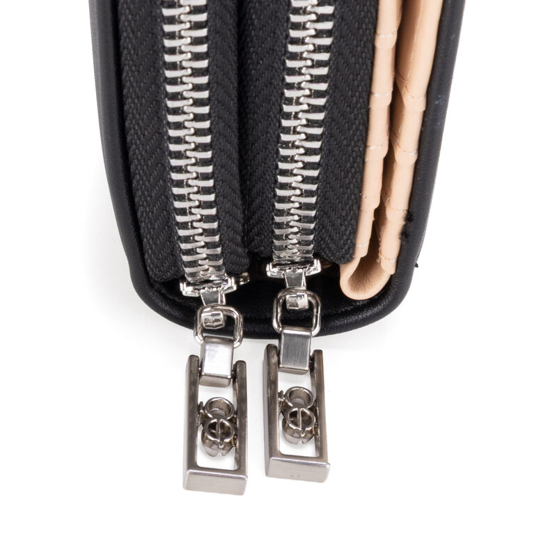 Cartera Hibrida Mediana Con Herraje Color Negro image number null