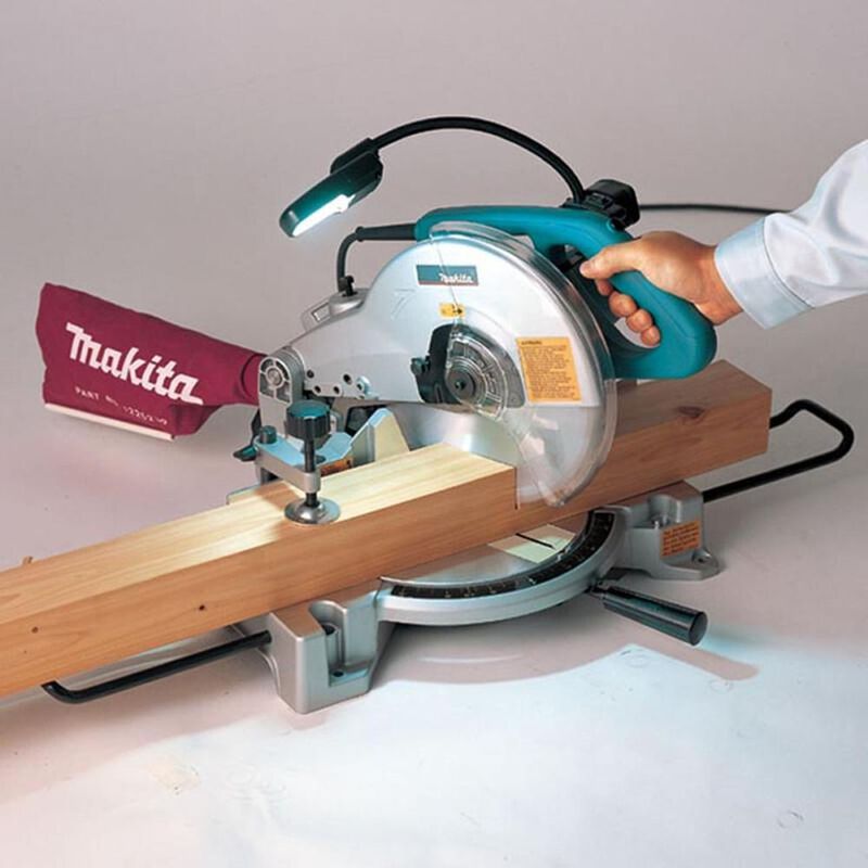 SIERRA DE INGLETEADORA MAKITA 10" 1650W image number null