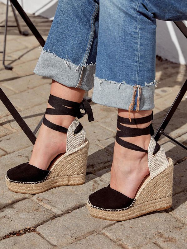 Cu&ntilde;a Alta Romero 12cm Negra image number null