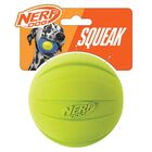 Pelota De Goma Para Perros Nerf Dog Con Chirriador De 10 Cm De Di&aacute;metro Verde