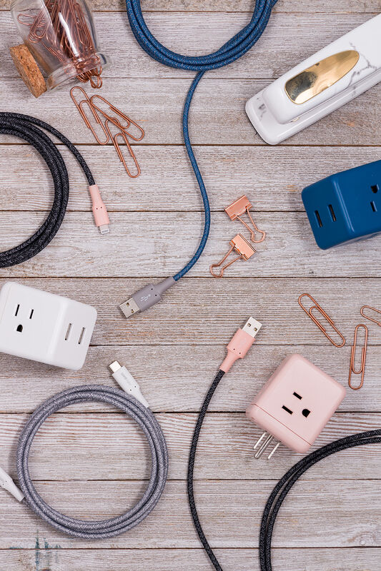 Cable USB-C to Lightning 6ft Gris image number null