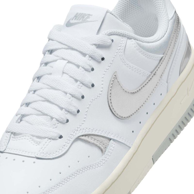 Tenis Nike Para Mujer Gamma Force Metallic Silv... image number null