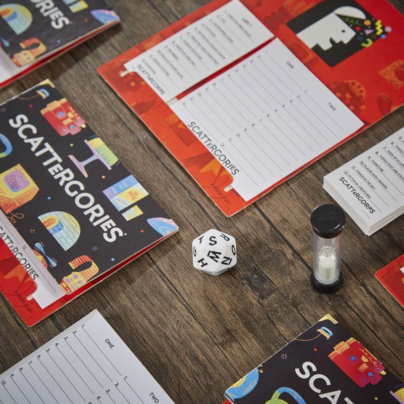 Juego De Mesa Hasbro Gaming Scattergories Class... image number null
