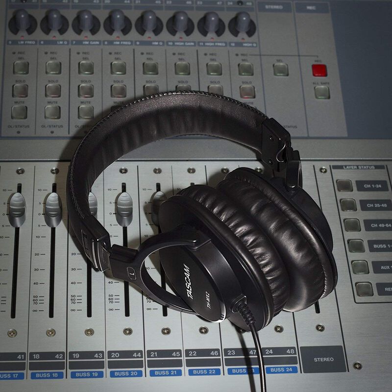 Auriculares Tascam Th-mx2 Para Mezclas De Estud... image number null