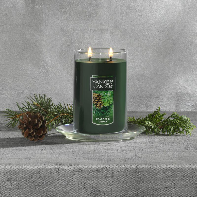 Candle Yankee Candle Con Aroma A B&aacute;lsamo Y Cedr... image number null