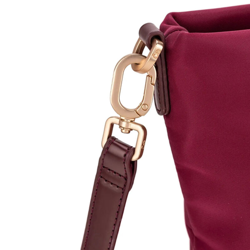 Bolso Cloe Tote Mediano Color Vino O25 081 image number null