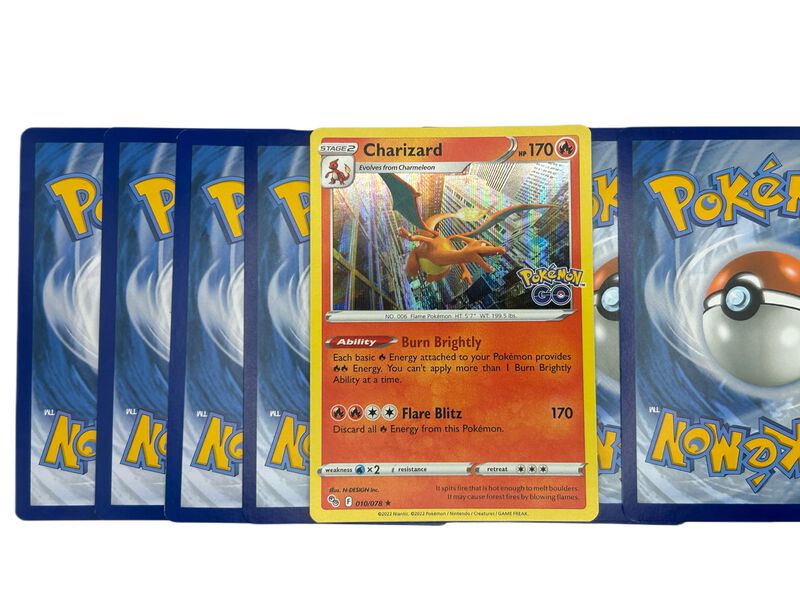 Paquete De Fiesta Pok&eacute;mon Tcg Con 50 Cartas Sur... image number null