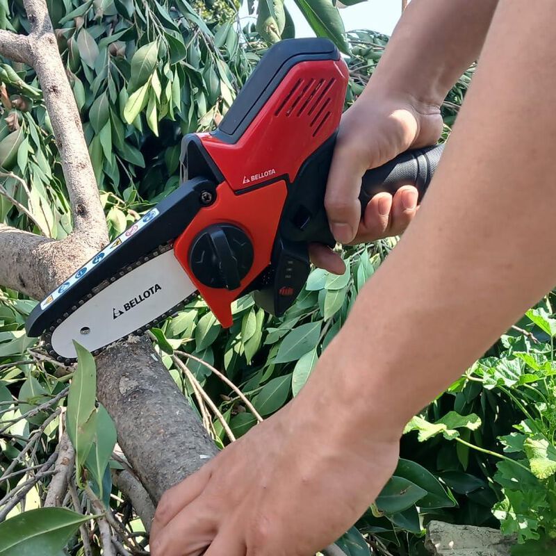 Mini Motosierra Bellota 4&rdquo; 17V con Bater&iacute;a Prof... image number null