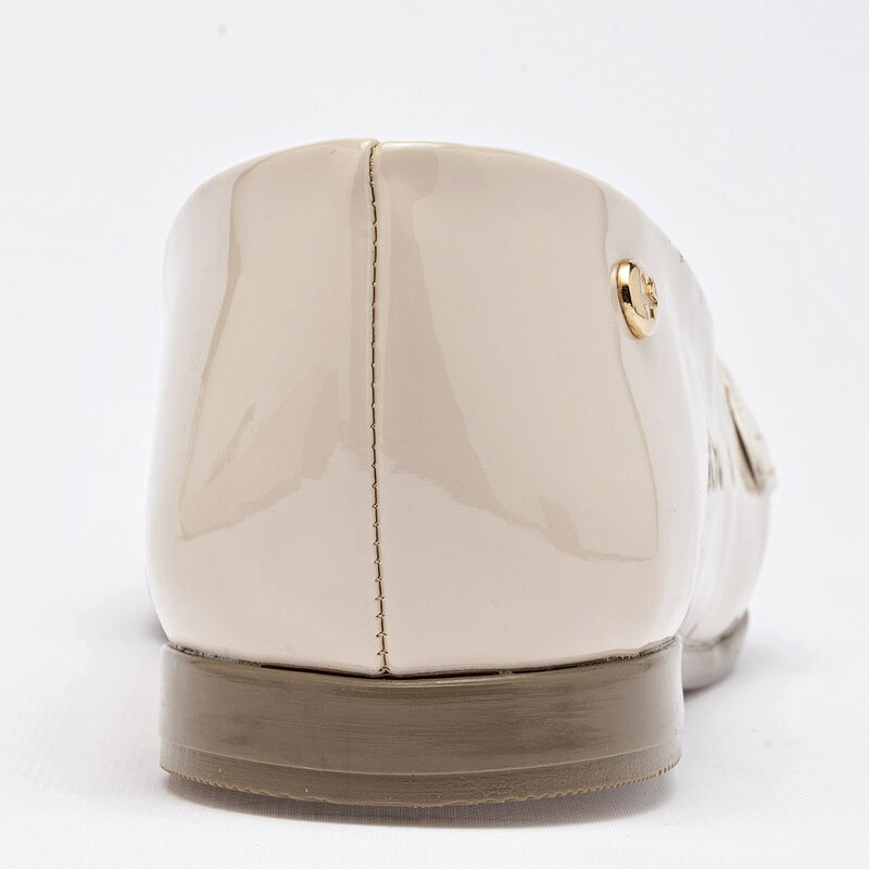 Moramora mocas&iacute;n para mujer beige charol cod 14... image number null