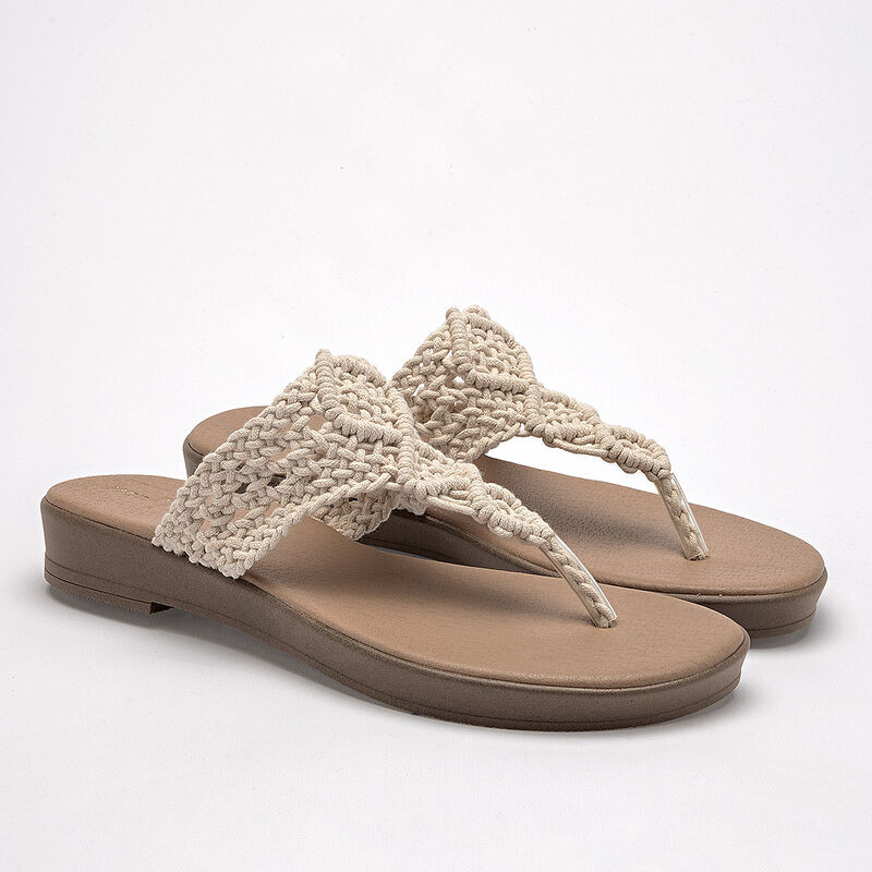 Mora Tierra sandalia piso para mujer latte cod ... image number null
