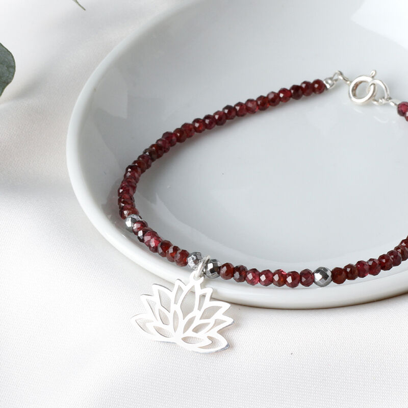 Pulsera Flor de Loto de Plata Con Granate image number null