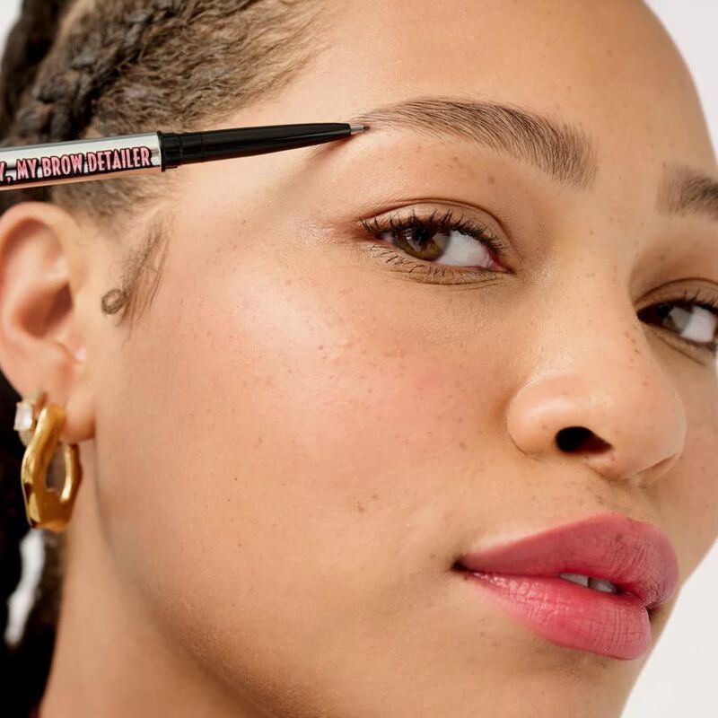 L&aacute;piz De Cejas Benefit Precisely My Brow Detail... image number null