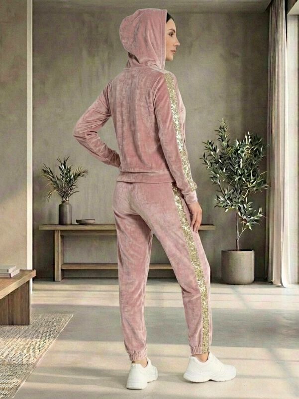 Conjunto Aterciopelado Deportivo con Detalles B... image number null