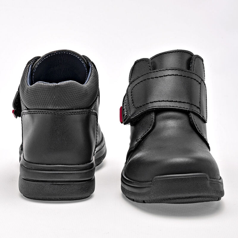 Yuyin Bota para ni&ntilde;o negro BAJA image number null