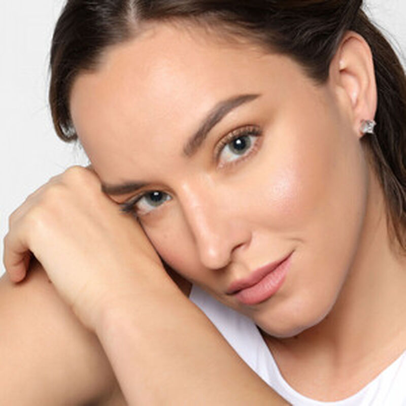 Aretes en Baño de Oro Blanco de 18K con Cristal... image number null
