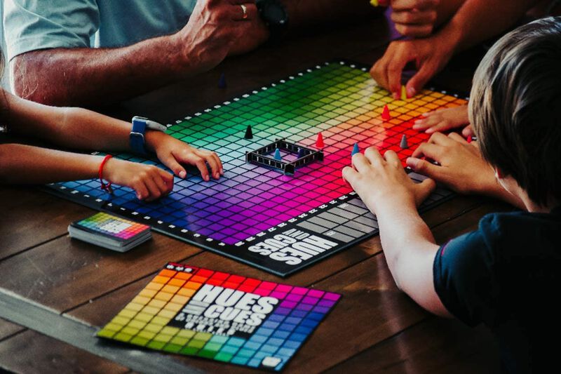 Juego De Mesa Hues And Cues Vibrant Colour Adiv... image number null