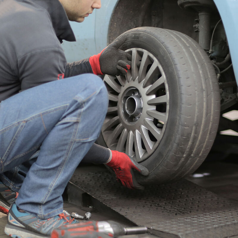 Llave de impacto inal&aacute;mbrica Aksi de 1/2" Profe... image number null