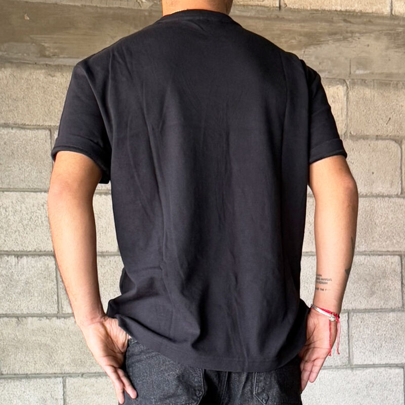 Playera Cuello Redondo Y Mangas Cortas Negra image number null